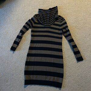 Really well made sweater dress estimates size smalll